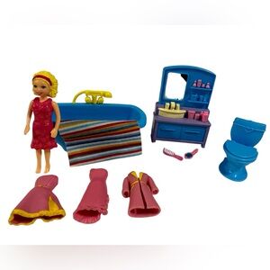 Hasbro Polly Pocket 12 piece bathroom furniture set with doll & outfits